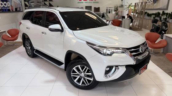 TOYOTA HILUX 2.7 SR 4X2 CD 16V FLEX 4P AUTOMÁTICO